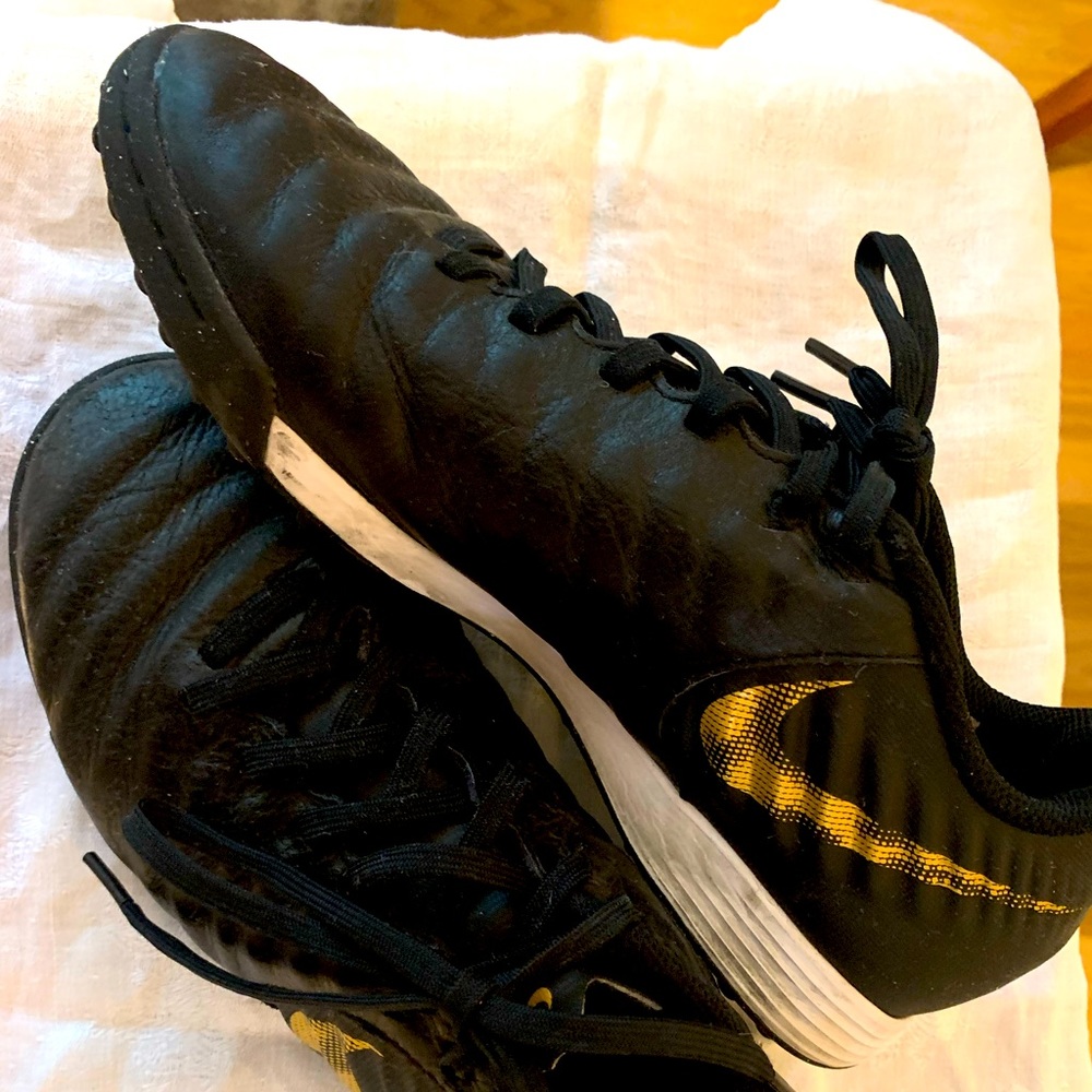 Nike Tiempo Indoor Soccer Shoes